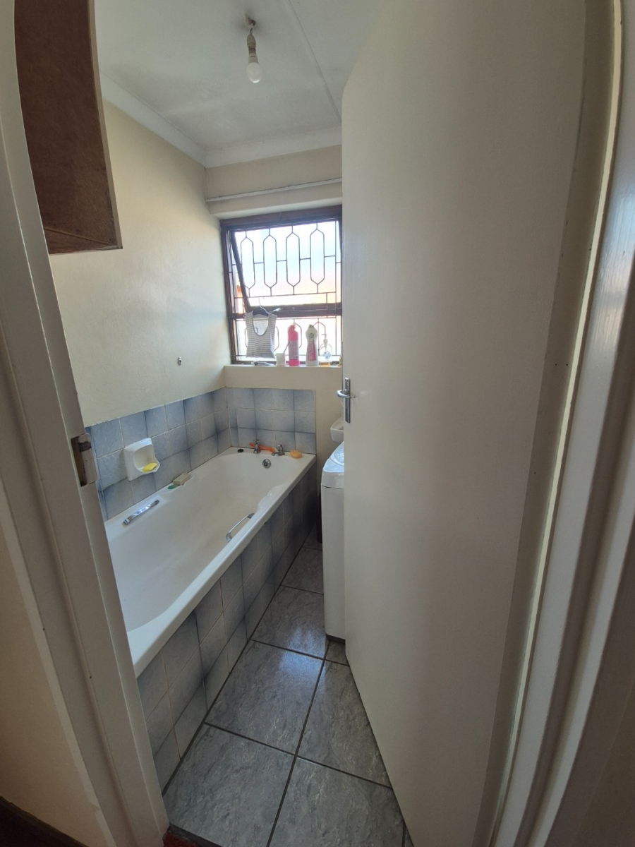 4 Bedroom Property for Sale in Motherwell Nu 5 Eastern Cape